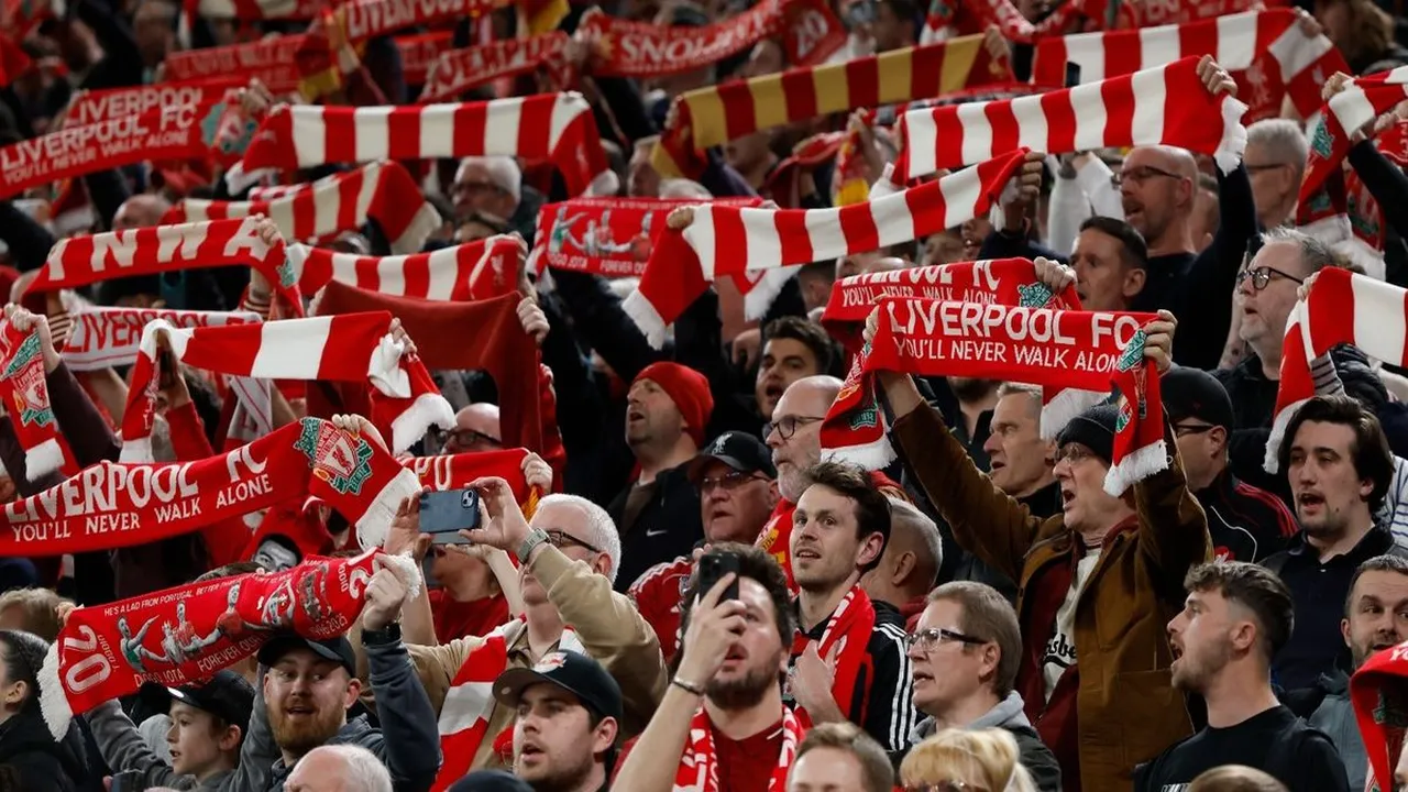 جماهير ليفربول تستهل “موجة الاحتجاجات” في مباراة فولهام